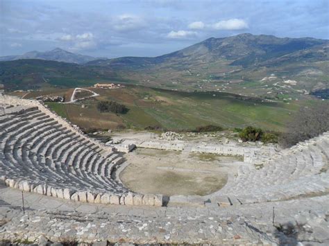 Full Day Tour to Monreale and Segesta from Palermo - Tour of Sicily