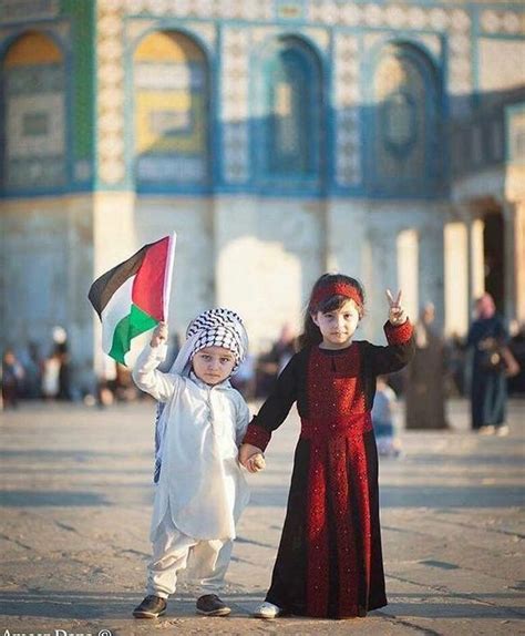 Amina Sadiq on Twitter | Palestine girl, Palestine flag, Palestine art