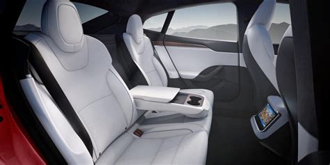 Tesla unveils Model S Plaid with refreshed interior: New touchscreen ...