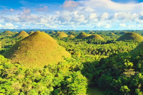 The Chocolate Hills - Bohol Island Attractions - Go Guides