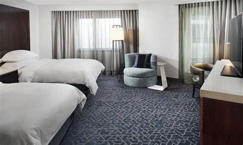 Accommodations at Hilton Boston Back Bay Fenway Park Hotel