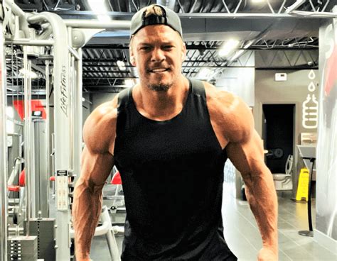 Alan Ritchson: Workout and Diet Tips - The Barbell