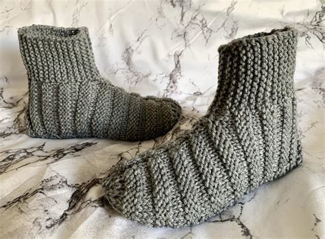 How to Knit Adult Ribbed Bootie Slippers – Knitting Pattern - KweenBee.com