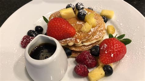 Pancakes & Fruit with maple syrup 🥞🥞 : r/FoodPorn