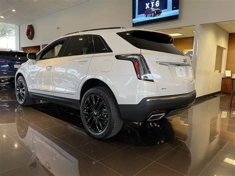 2021 Cadillac XT5 Sport Looks Slick With Optional Black Wheels: Photos