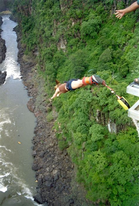 10 of the World’s Tallest Bungee Jumps With the Most Insane Views ...