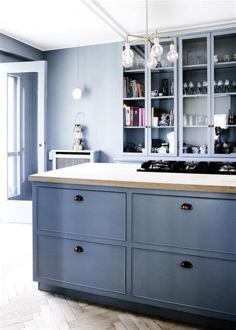 COLOR WATCH: ANOTHER CORNFLOWER BLUE KITCHEN! | COCOCOZY