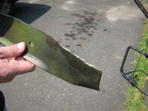 How to Sharpen A Lawn Mower Blade Using a Grinder (Example: Craftsman ...