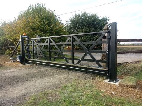 Electric gates for farms, stables and rural propertyEstateGuard Gates- Home