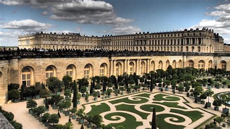 Palace of Versailles - HISTORY CRUNCH - History Articles, Biographies ...