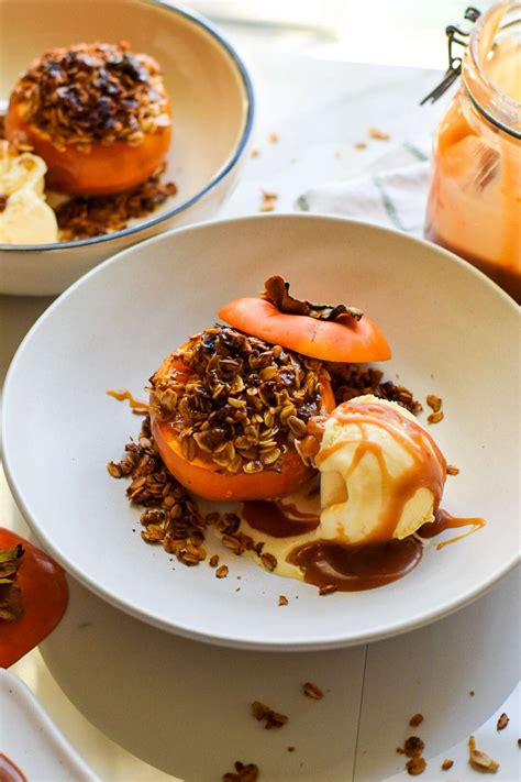 Baked Persimmon with Oat Crumble - Yeji's Kitchen Stories