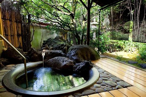 The Beauty Of Japanese Bathing Rituals | Japanese soaking tubs ...