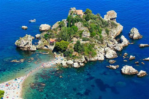 Taormina's Isola Bella: history, how to get there and how to visit it