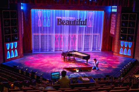 ‘Beautiful: The Carole King Musical’ weaves a tapestry of classic songs ...