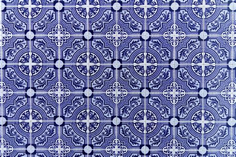 Azulejos: Patterns of Aveiro