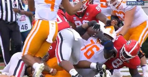 Tennessee miraculously avoids a safety as fans, media react to shocking ...