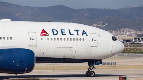 Delta Air Lines Upgrades Just Got Easier And More Affordable | Condé ...