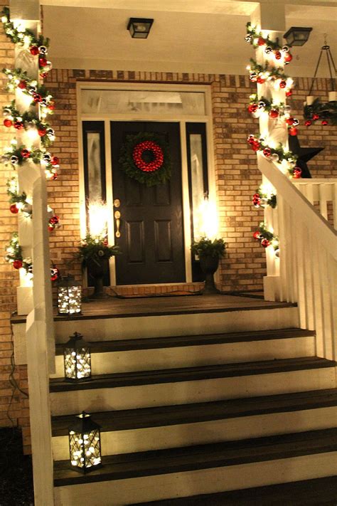 50+ Best Christmas Porch Decoration Ideas for 2021