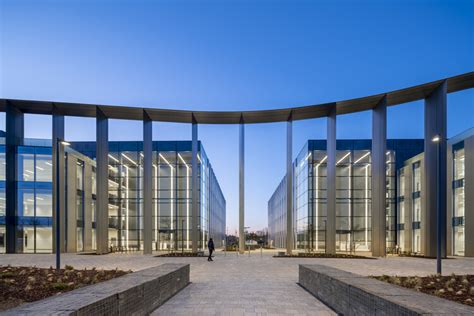 Gateway Building / Scott Brownrigg | ArchDaily