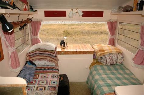 very neat and cosy caravan interior | Caravan interior, Decorating ...