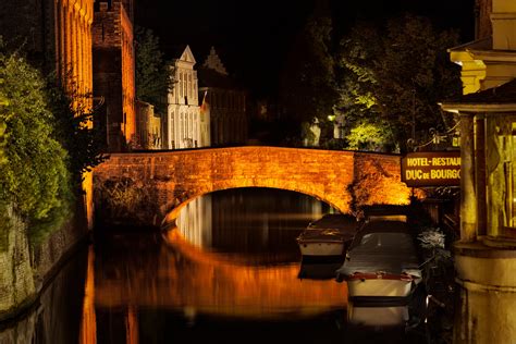 How To Photograph Bruges At Night