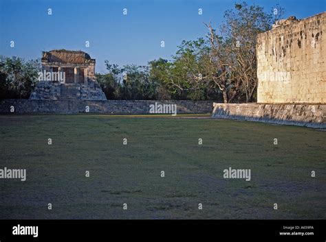 Ball Court at Chichen Itza, Mayan ruin site, Yucatan, Mexico Stock ...