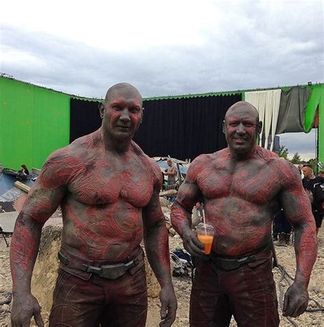 13 Photos Of Avengers With Their Stunt Doubles Reveal The Real ...