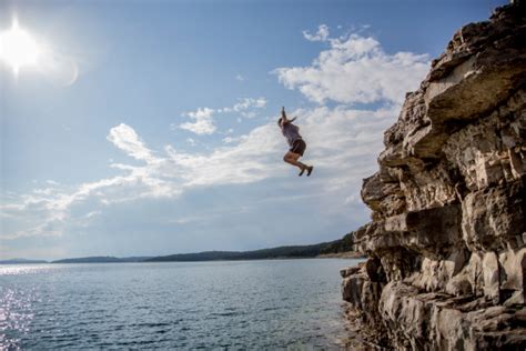 500+ Cliff Jumping Pictures | Download Free Images on Unsplash