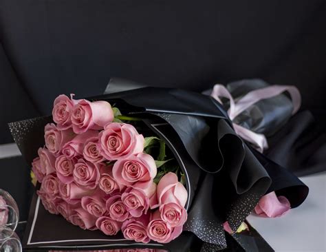 Two Dozen Blush Pink Roses Bouquet in Miami , FL | Luxury Flowers Miami