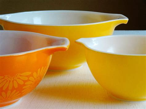 vintage Pyrex mixing bowls yellow Daisy pattern by AtticAntics