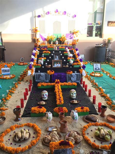 OFRENDAS. Flor de Cempazuchil o Flor de Día de muertos. Preparándonos ...