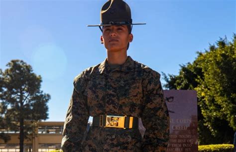 USMC Life - First female Marine drill instructors graduate from an ...