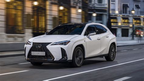 Preview: 2023 Lexus UX gains improved infotainment, standard hybrid ...