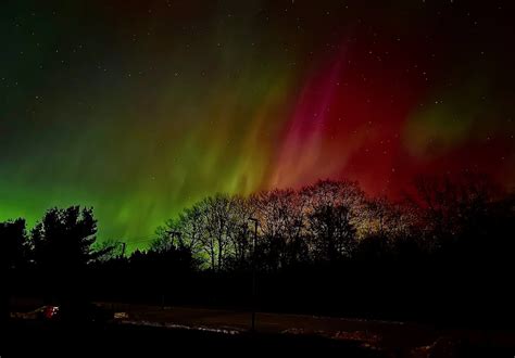 Northern Lights May Be Visible Again Farther South Than Usual - Bloomberg