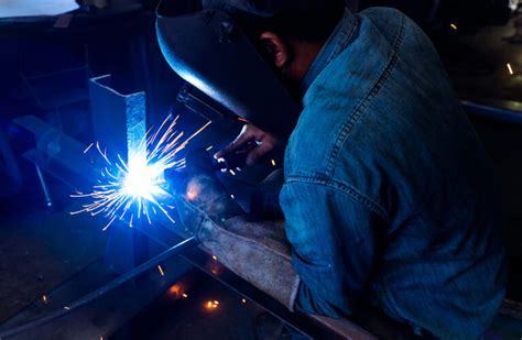 Welder Schools in Dallas, TX – Trade Schools Near You