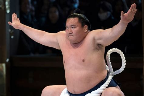 Japan’s top sumo wrestler tests positive for coronavirus | The Independent