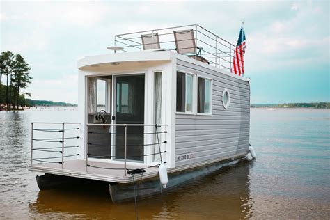 Houseboat Living: Explore the Charm of House Boat Interior