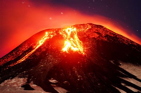 Chile’s Villarica volcano erupts: These images...