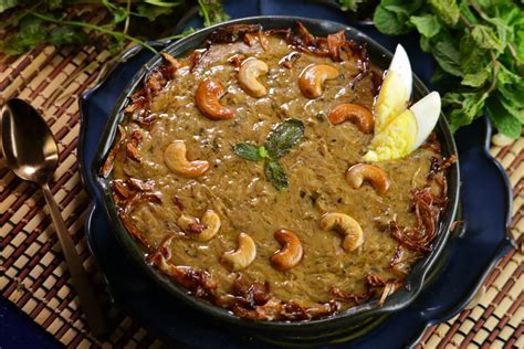 Chicken Haleem | Hyderabadi Chicken Haleem Recipe | How to make Harees ...