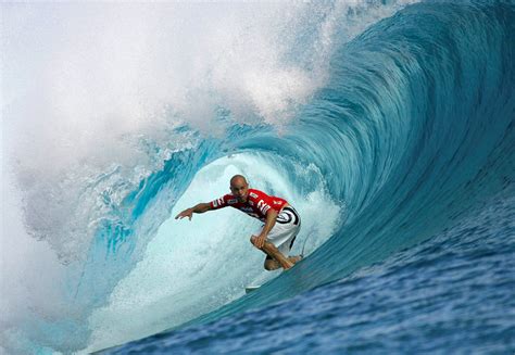 Slater wins Pipeline, 30 years after his first triumph | Reuters