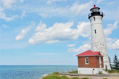 Best Upper Peninsula lighthouses in Michigan you need to see along Lake ...