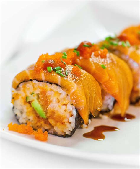 Spicy Salmon Maki Recipes 1 by Abigail | Salmon sushi roll recipes ...