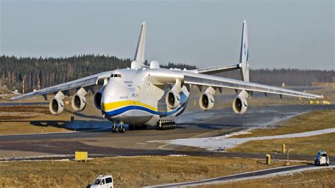 Antonov An-225 Mriya - YouTube