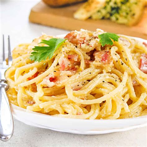 Spaghetti Alla Carbonara | Erren's Kitchen