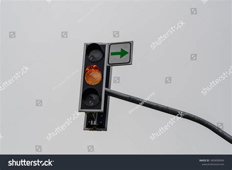 Yellow Traffic Light Background Blurred Stock Photo 1809090904 ...