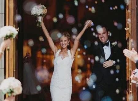 CNBC's Retail Reporter, Courtney Reagan is living a blissful married ...