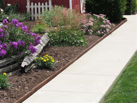 Brown Landscape Edging - Natural Looking Wood Edging