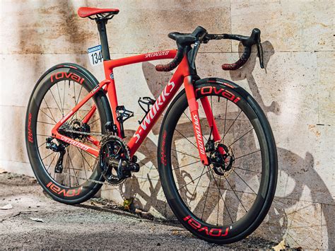 Vuelta red S-Works Tarmac SL7 of winner Remco Evenepoel | Edinburgh ...