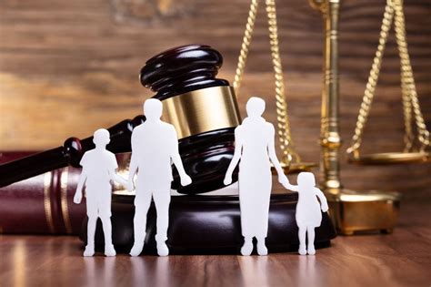 What Do Family Law Attorneys Do in a Child Custody Battle?