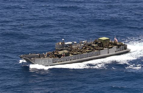 Landing Craft, Mechanized and Utility - LCM/LCU > United States Navy ...